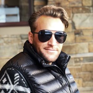 Meet your Posher, Brady